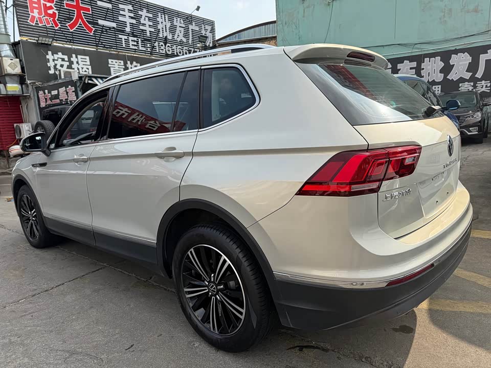 Volkswagen Tiguan L