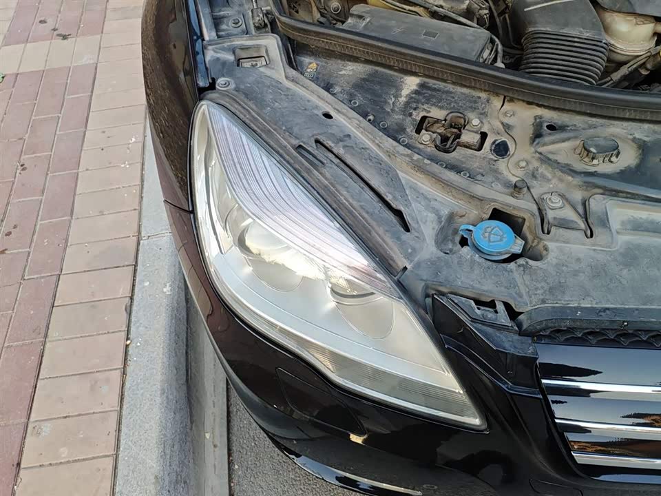 Mercedes-Benz R-class