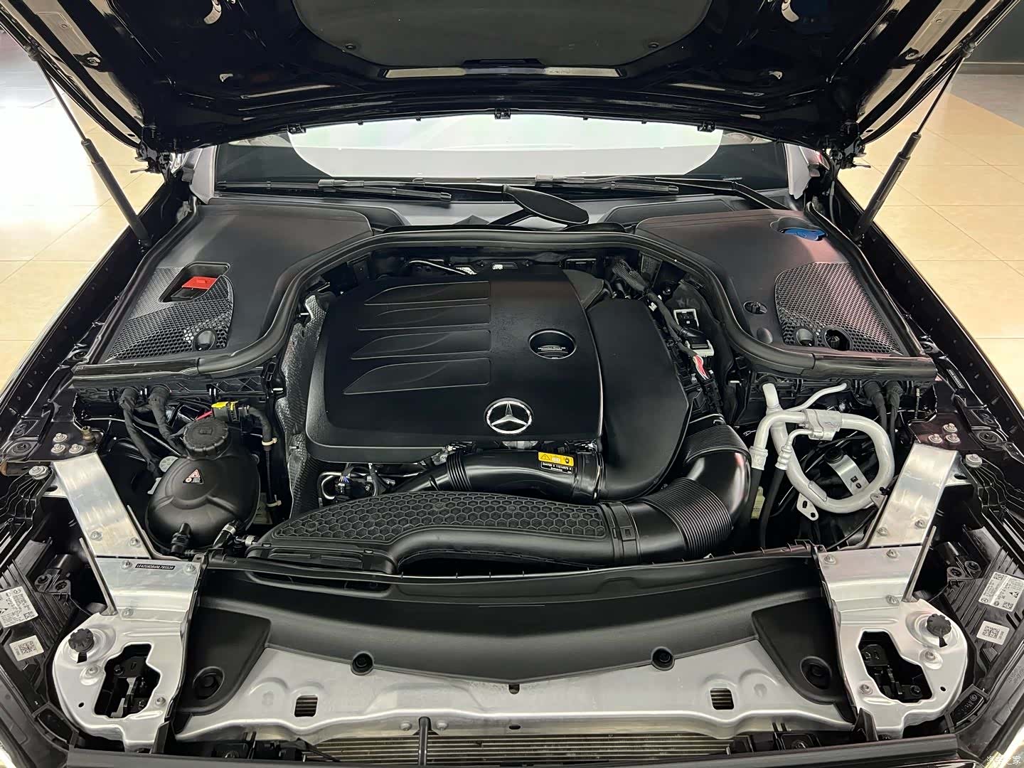 Mercedes-Benz E-Class, 2022 26