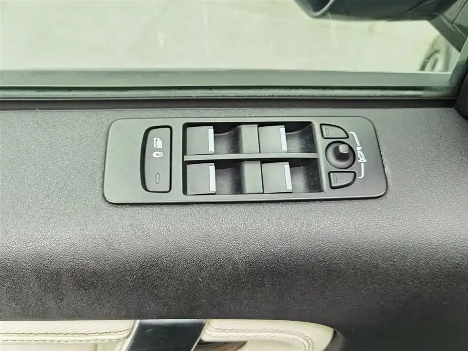 Land Rover Discover sports