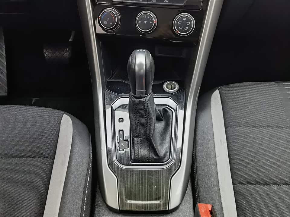 Volkswagen T-ROC exploring Songs