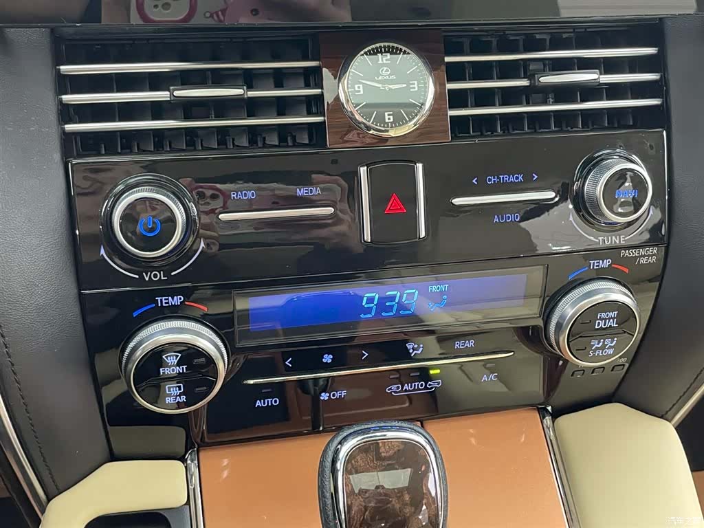 Toyota Alphard, 2020 26