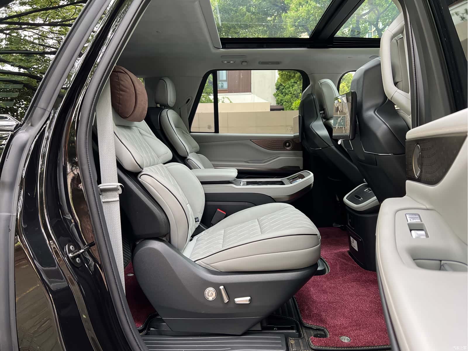 Lincoln Navigator, 2025 9