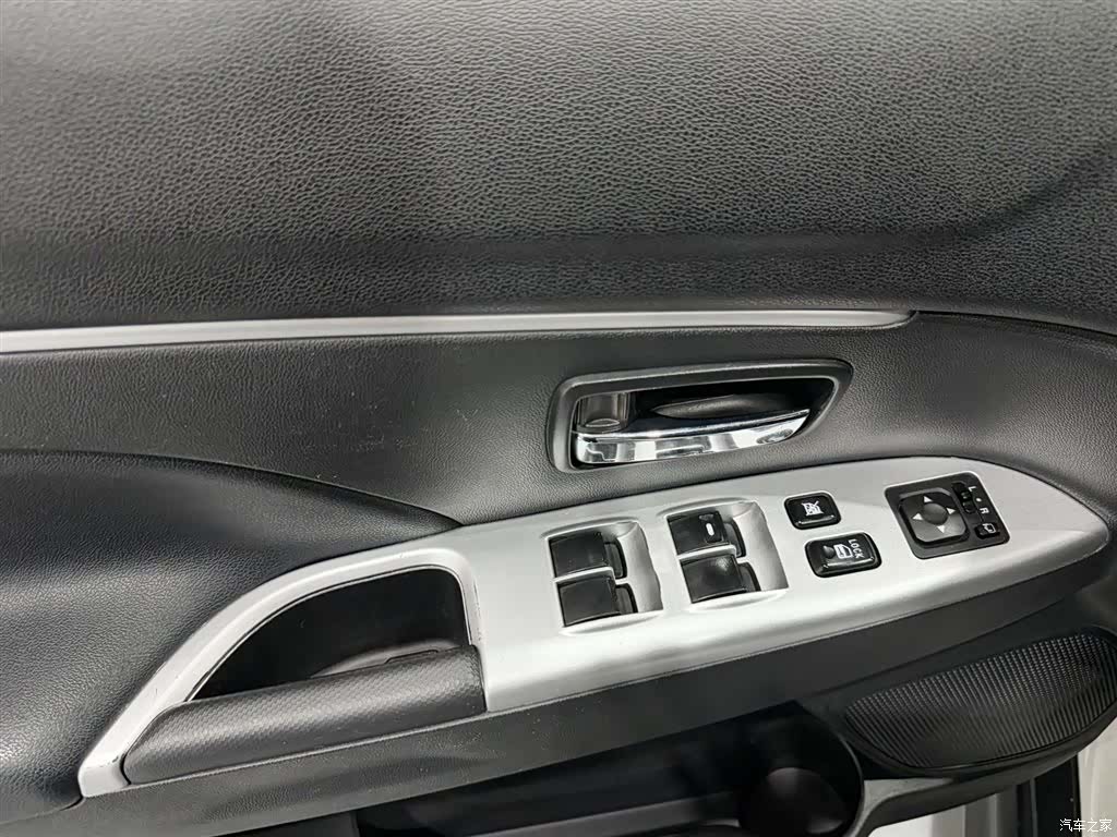 Mitsubishi ASX, 2016 8