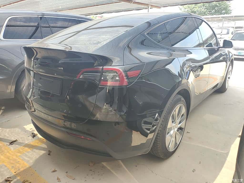 Tesla Model Y, 2023 7