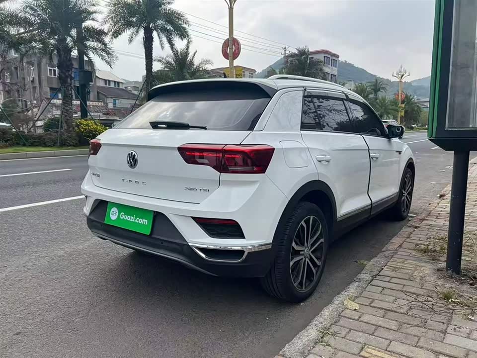 Volkswagen T-ROC exploring Songs