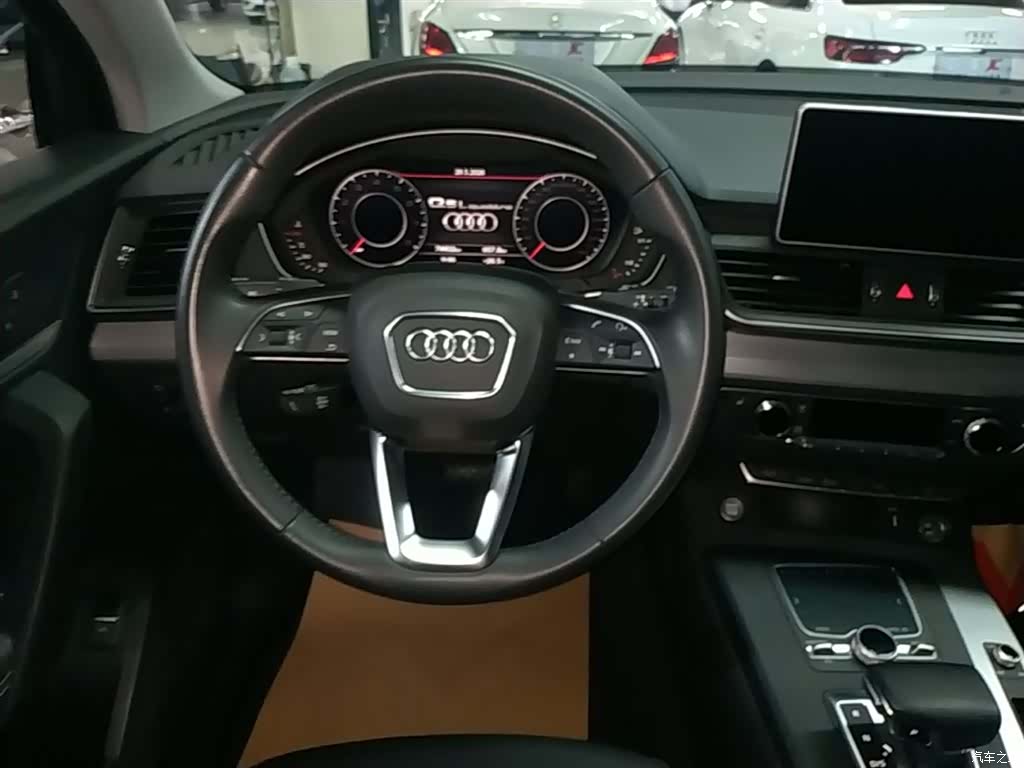 Audi Q5L, 2021 11