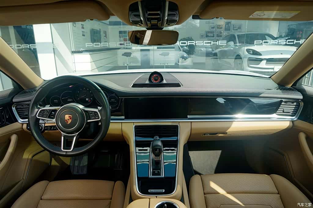 Porsche Panamera, 2018 11