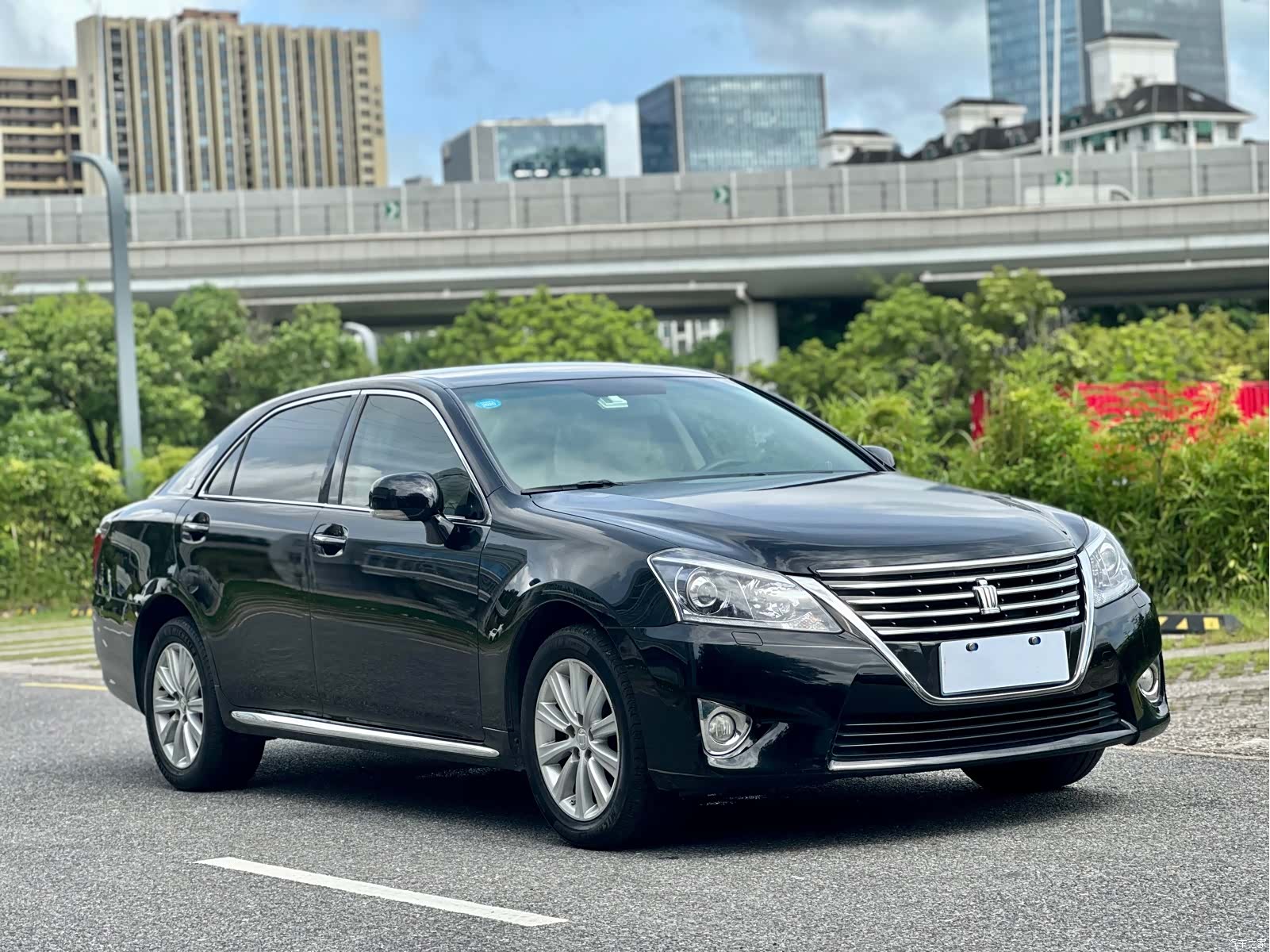 Toyota Crown, 2015 2
