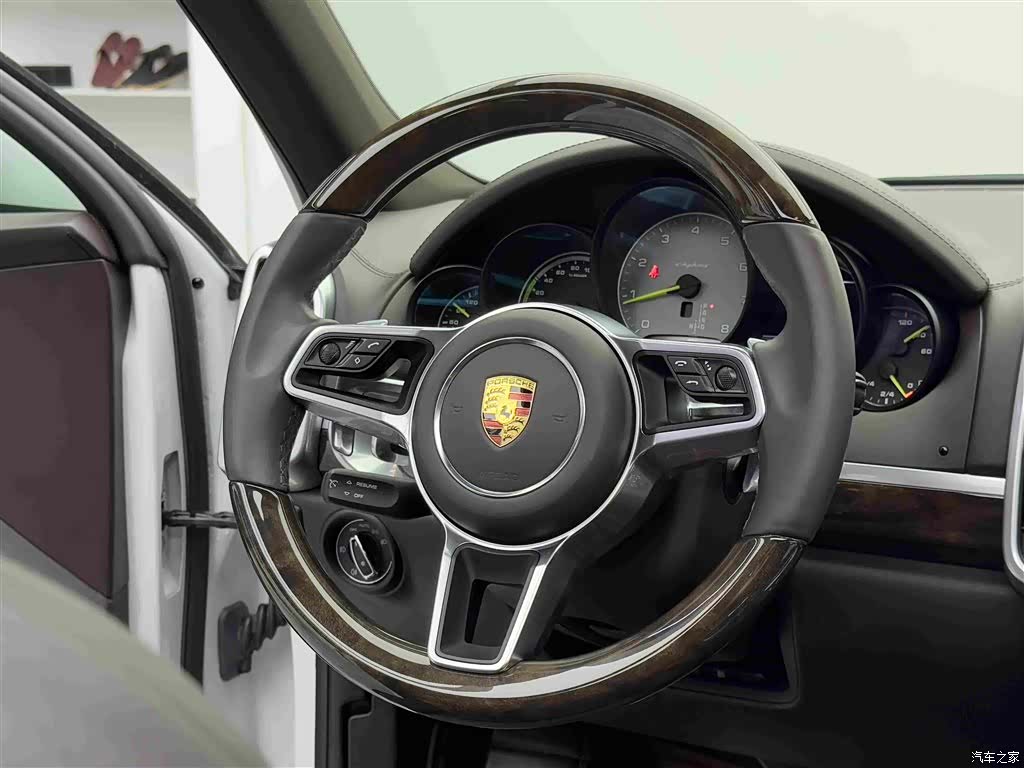 Porsche Cayenne, 2017 12