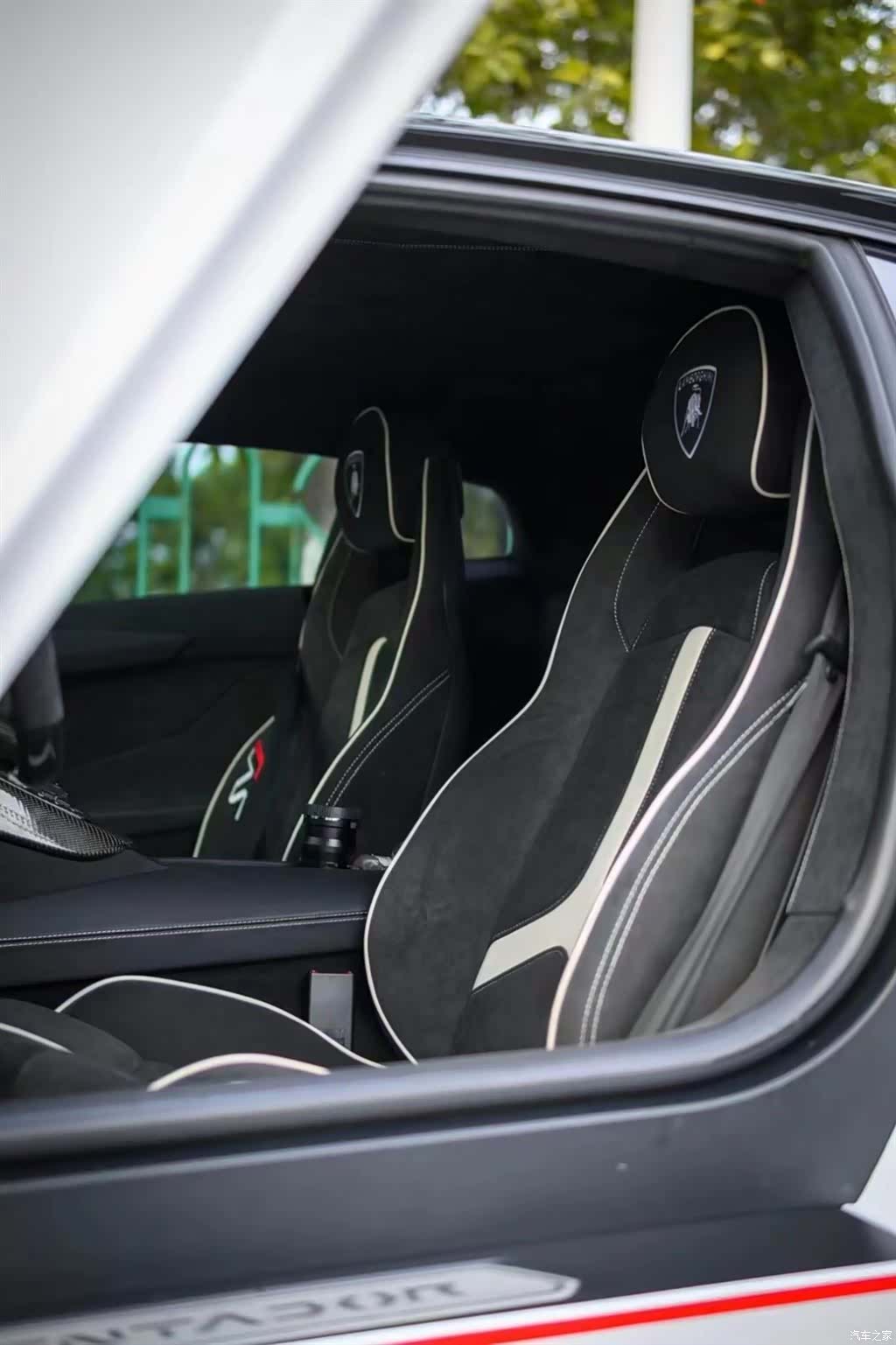 Lamborghini Aventador, 2012 7