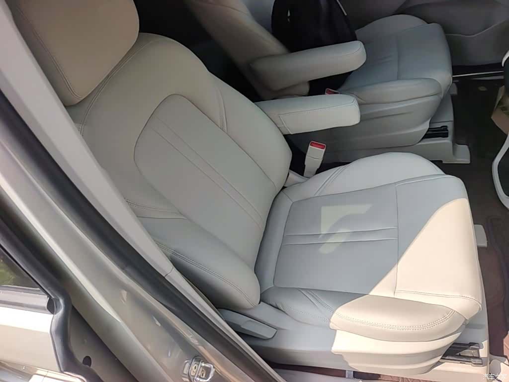 Buick GL8, 2018 25