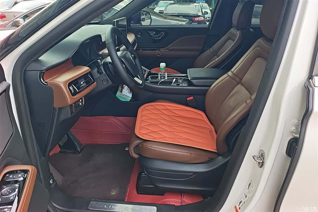 Lincoln Aviator, 2021 9