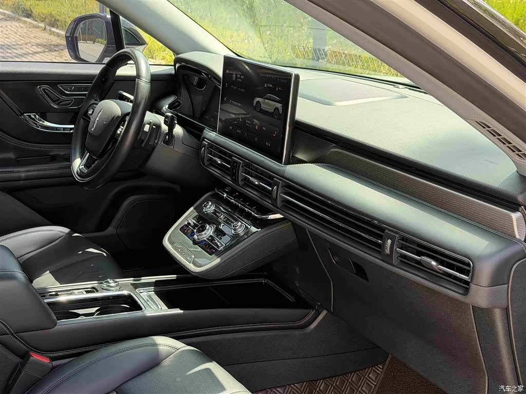 Lincoln Corsair, 2021 12