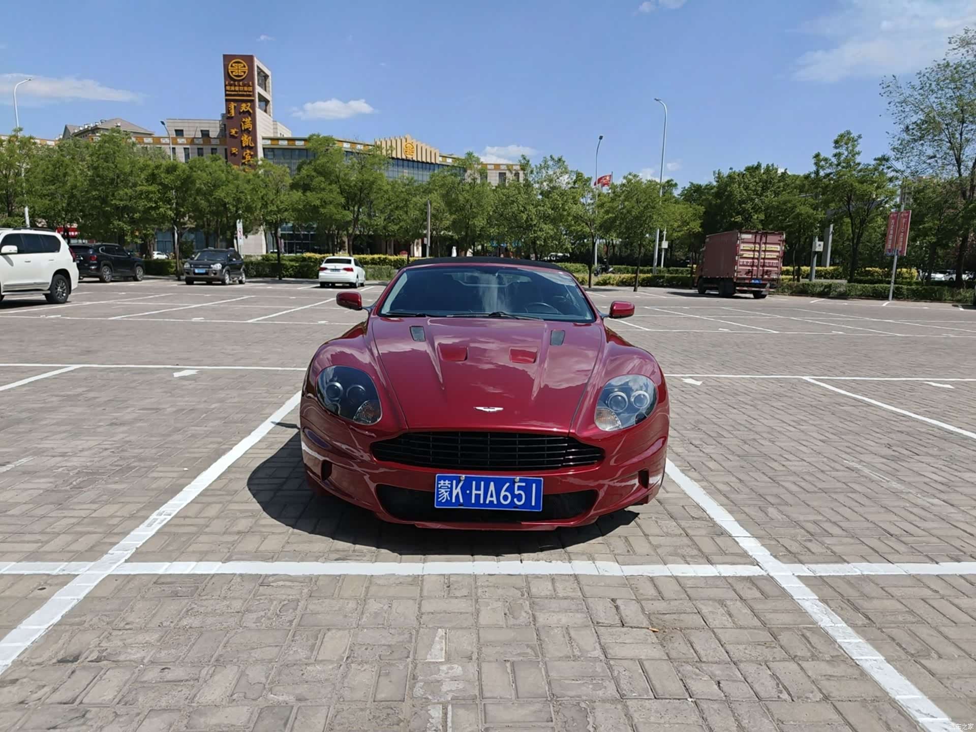 Aston Martin DBS, 2009 все фото