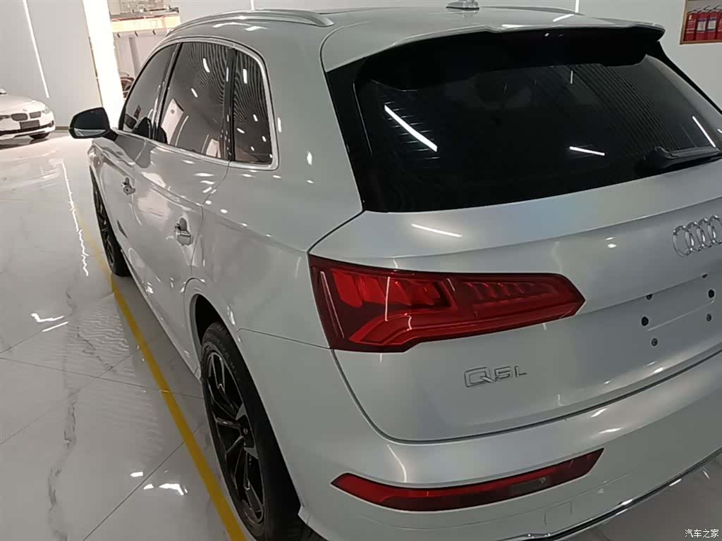 Audi Q5L, 2019 все фото