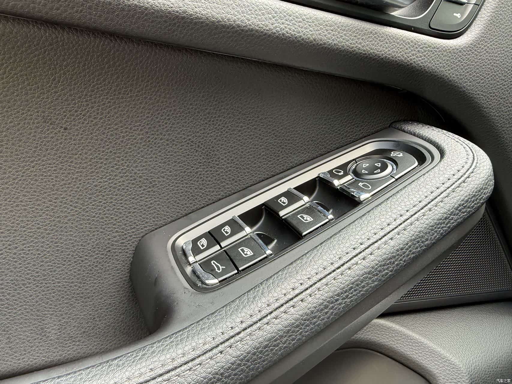 Porsche Macan, 2023 8