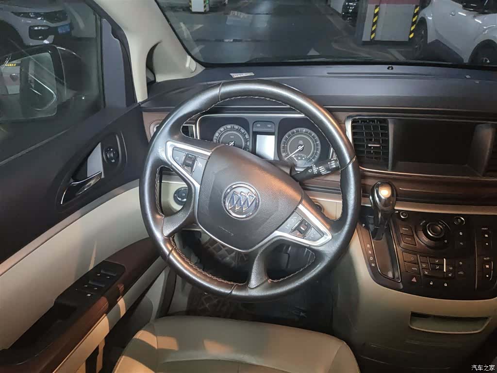 Buick GL8, 2019 3