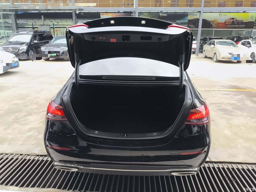 Mercedes-Benz E-Class, 2022 10