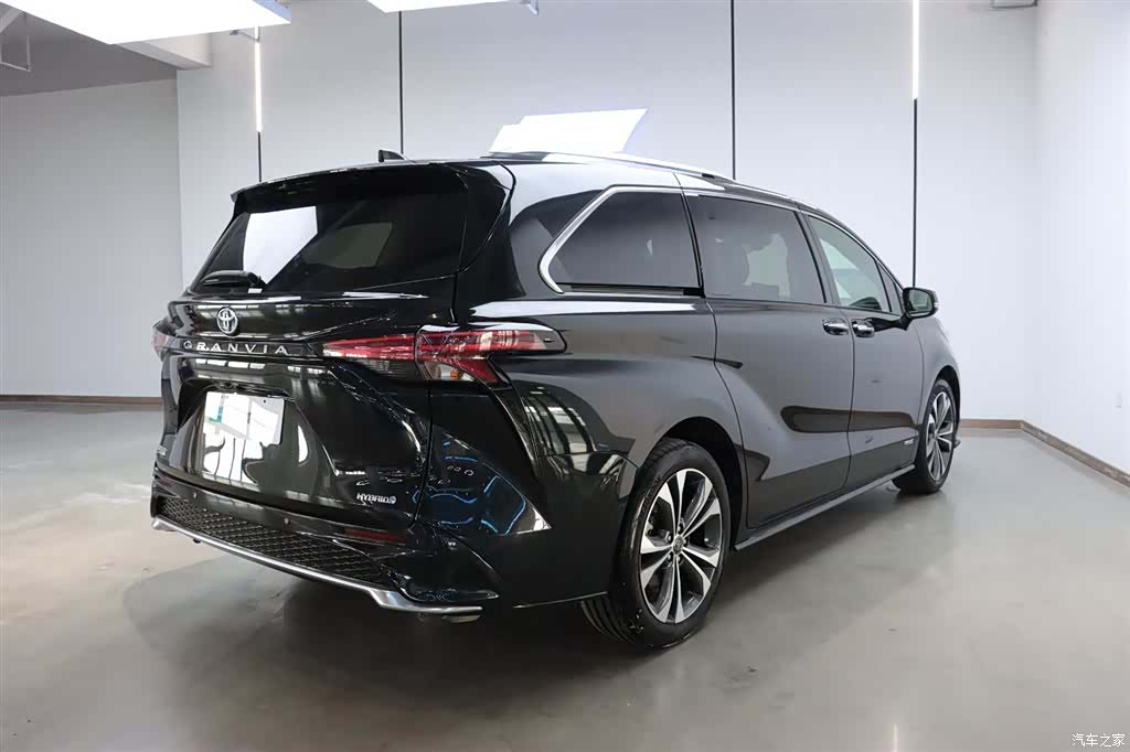 Toyota Granvia, 2023 6