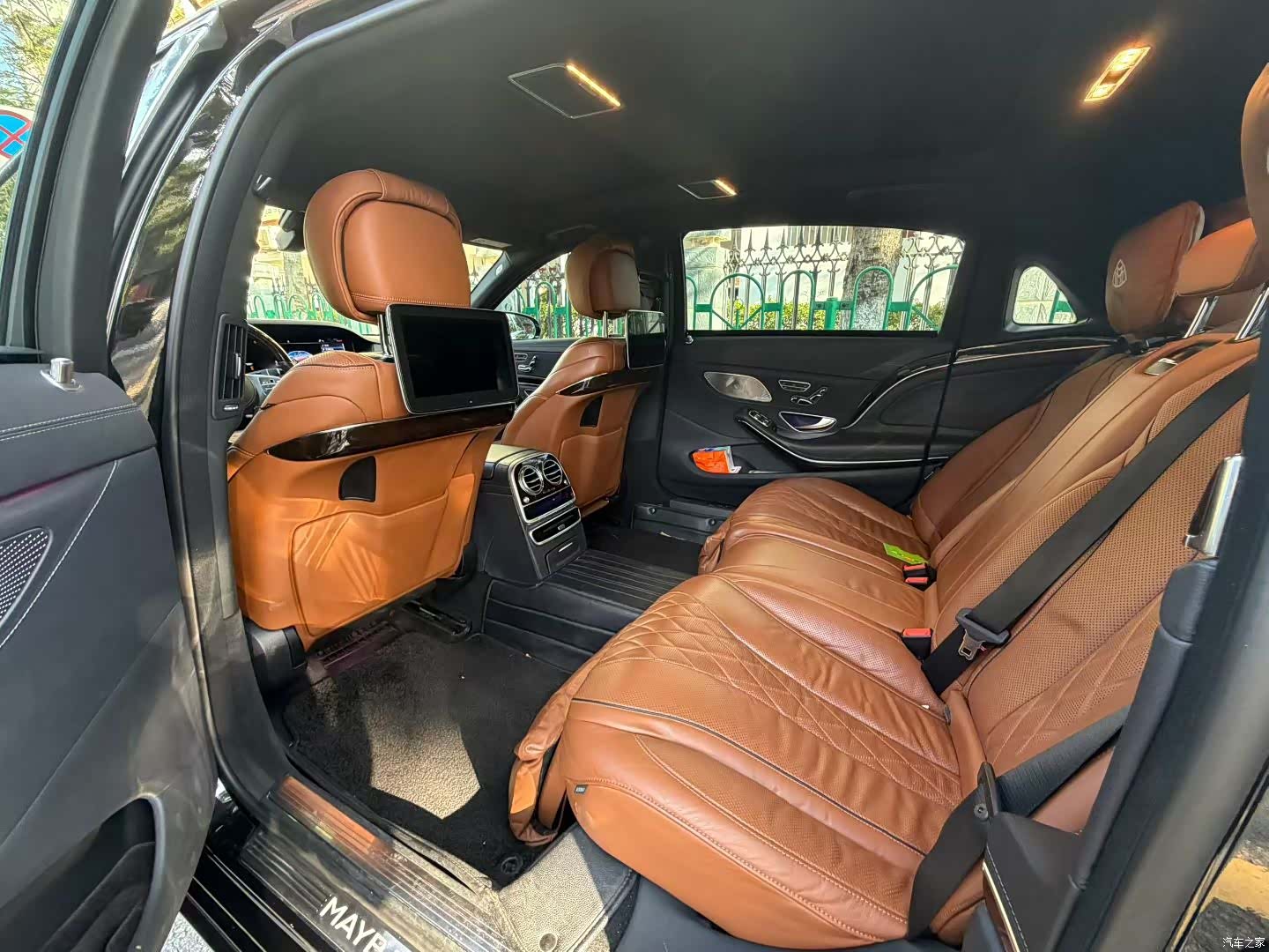 Maybach S-Class, 2021 6