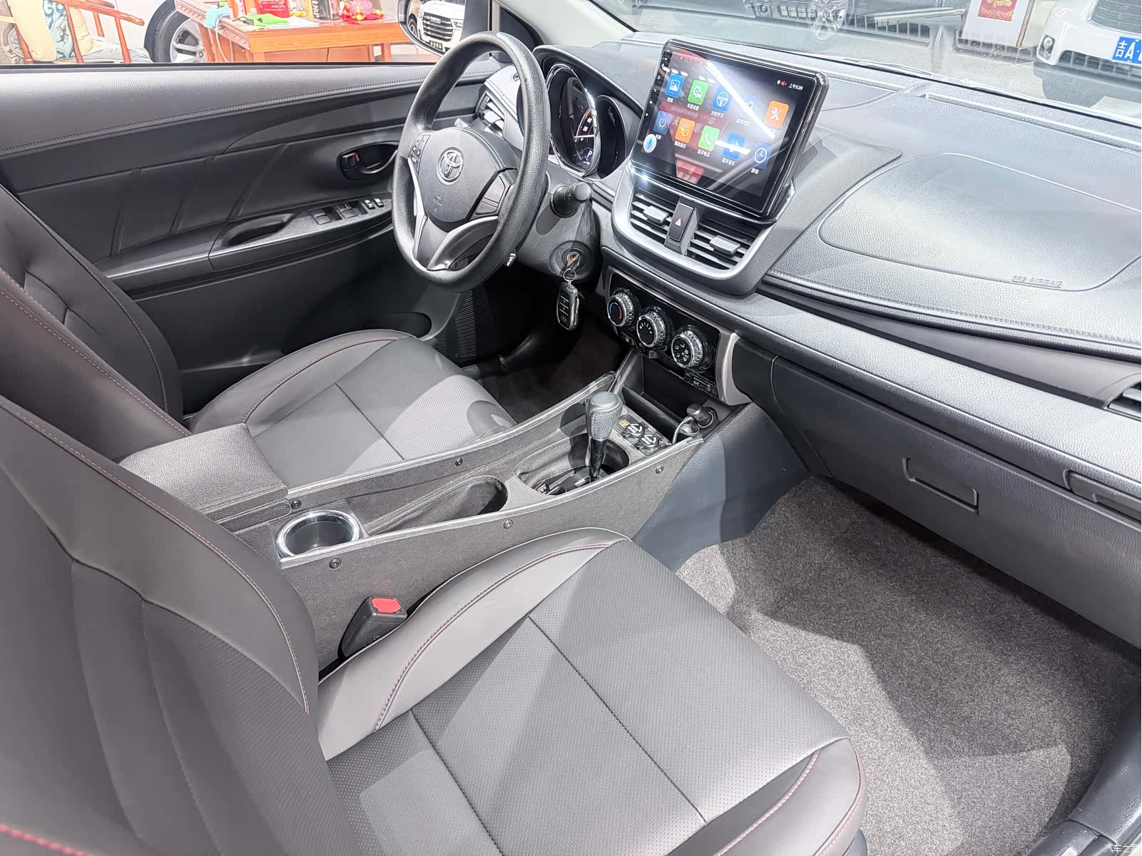 Toyota YARiS L, 2022 18