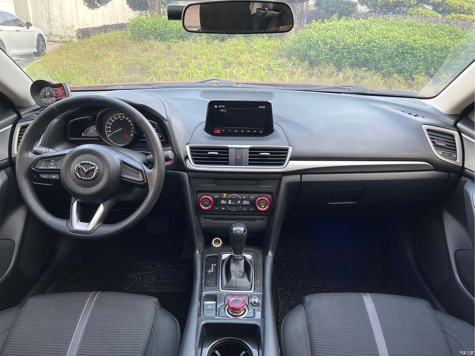 Mazda Mazda3, 2017 8