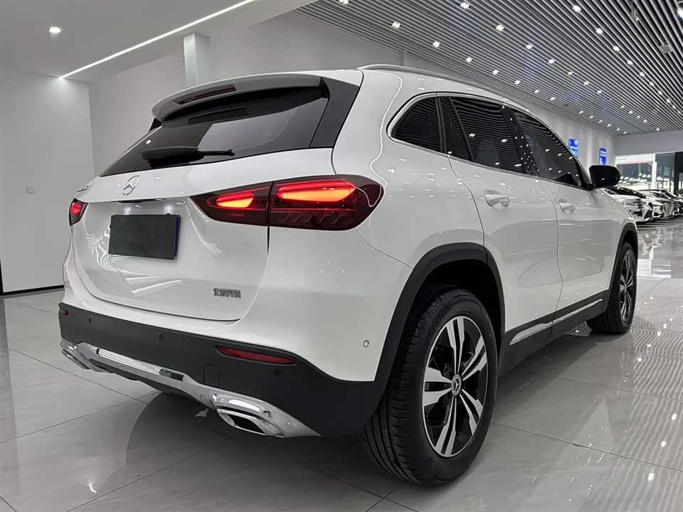 Mercedes-Benz GLA
