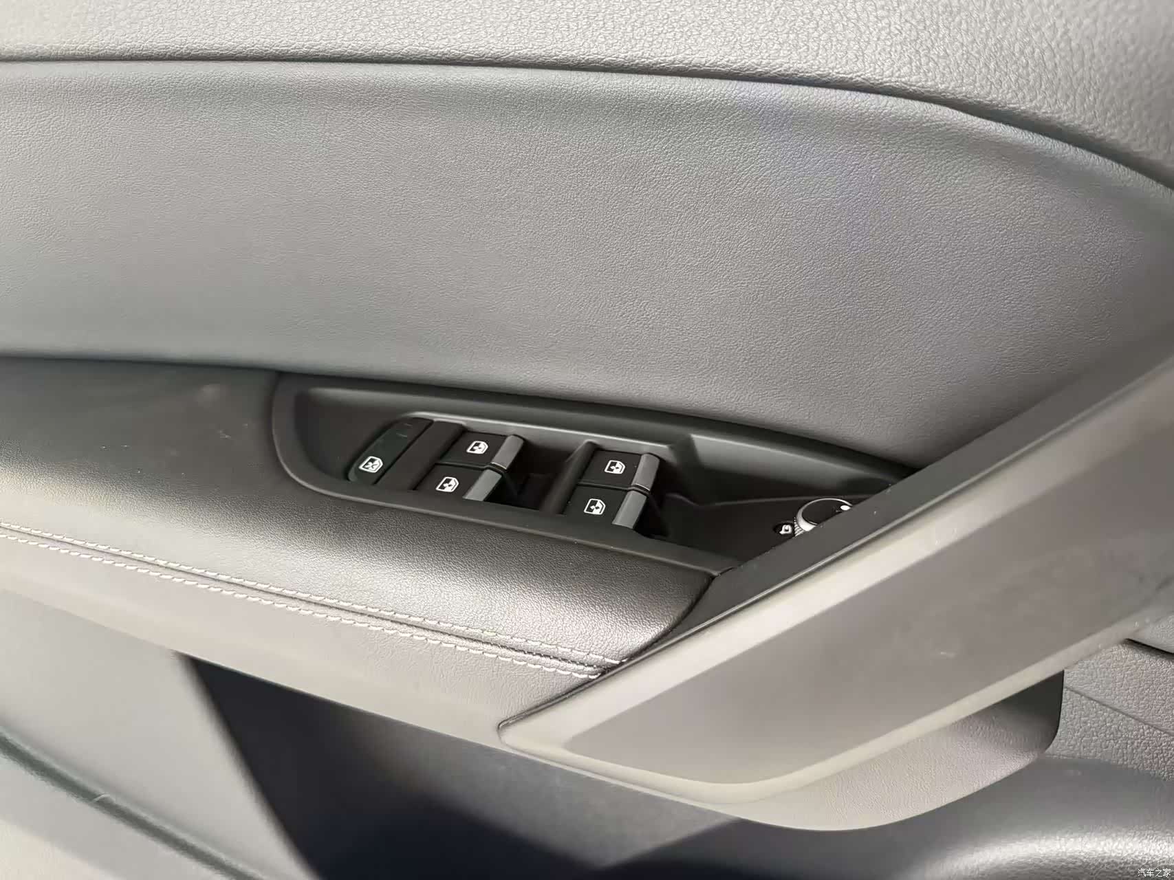 Audi Q5L, 2022 15