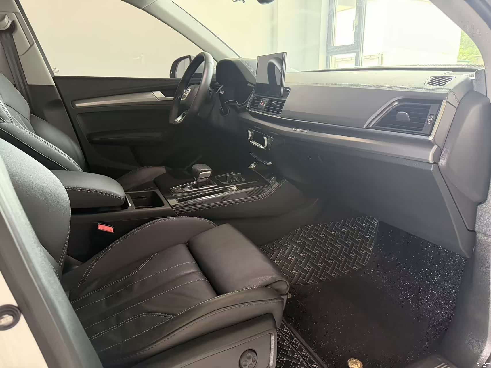 Audi Q5L, 2022 10