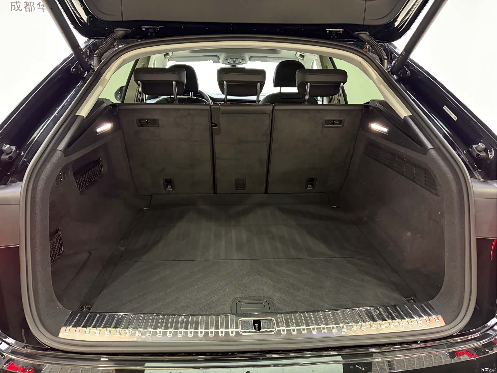 Audi Q8, 2024 9