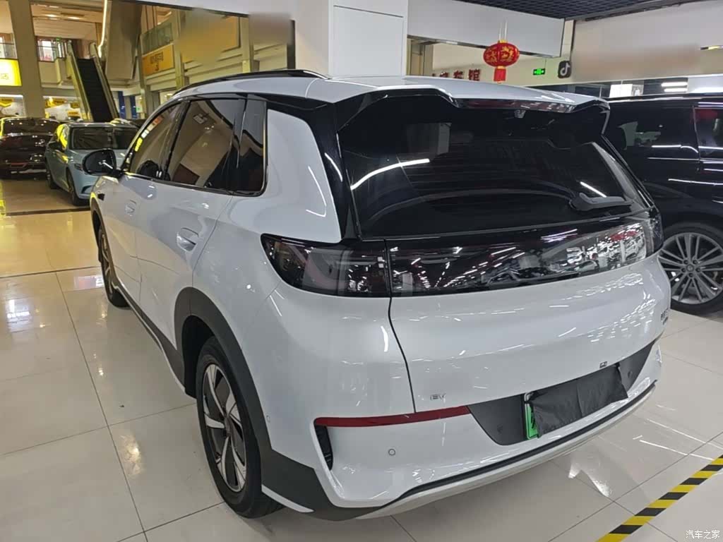 BYD HiAce, 2026 все фото