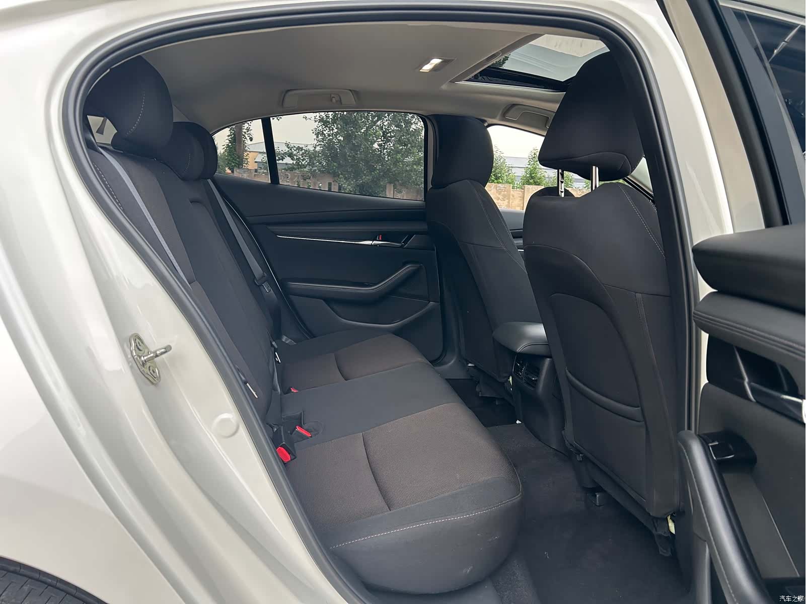 Mazda Mazda3, 2023 16