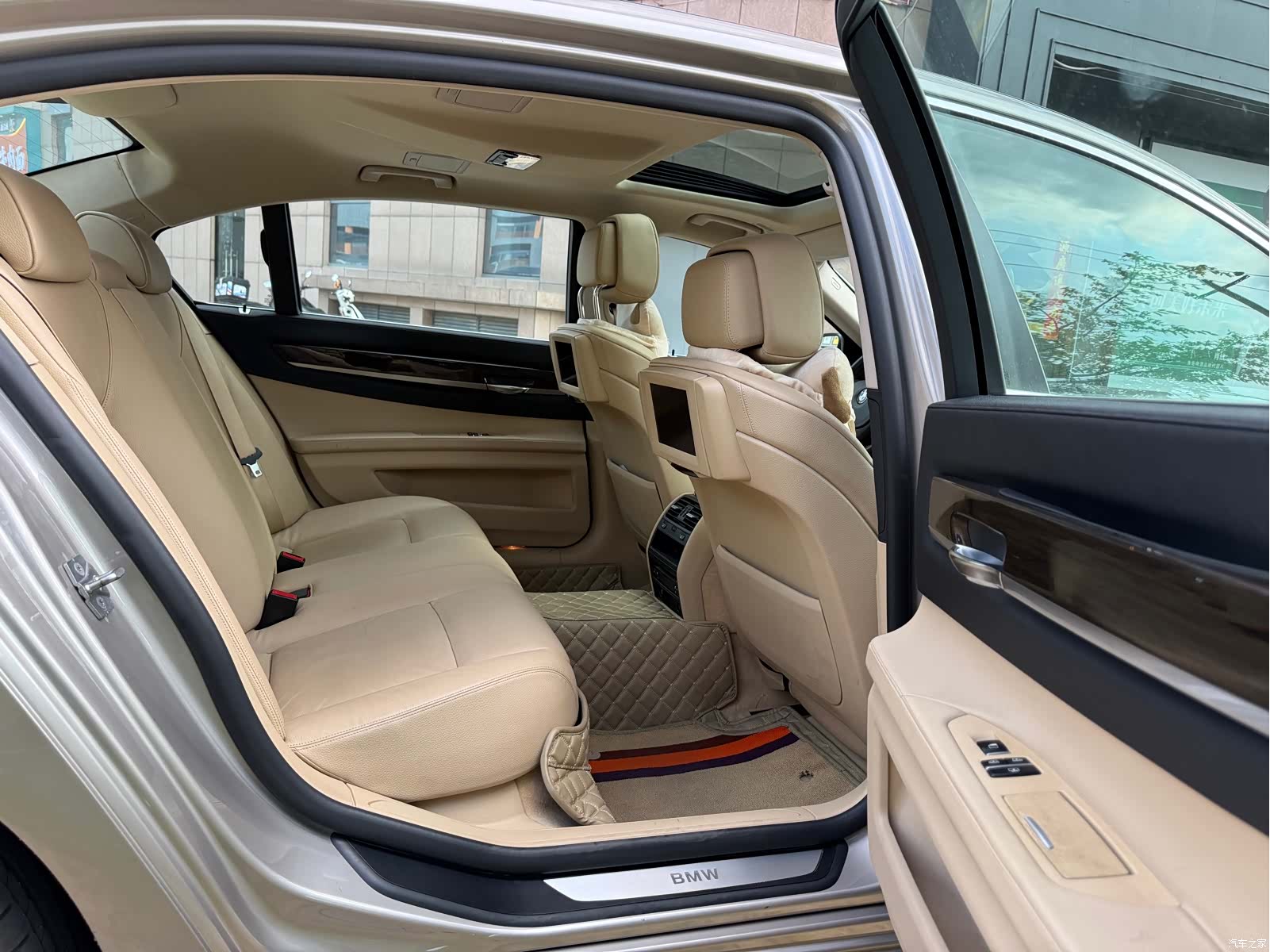 BMW 7 Series, 2011 15