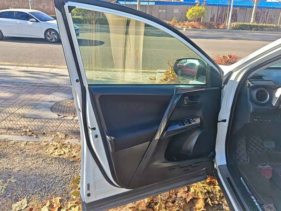 Toyota RAV4 Rongfang