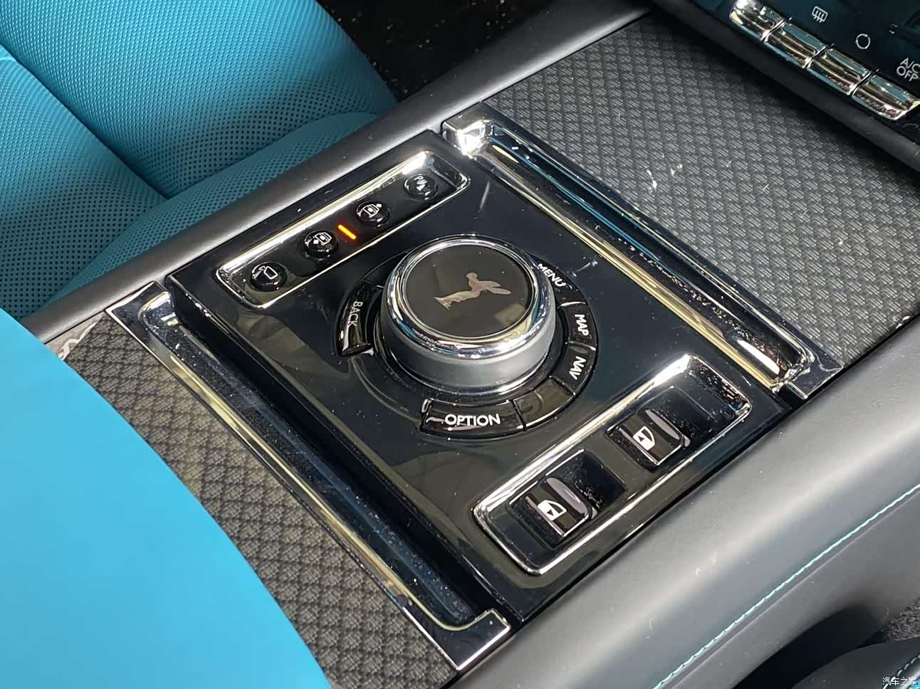 Rolls-Royce Ghost, 2025 16
