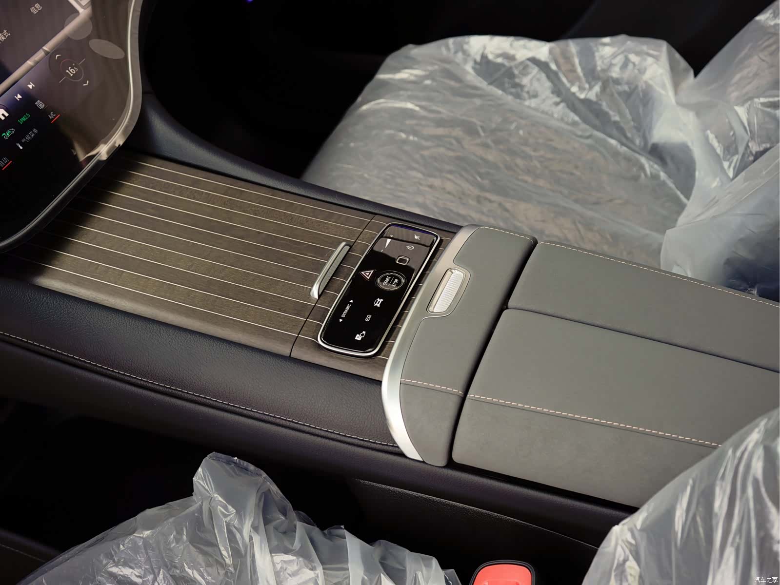 Mercedes-Benz EQS, 2026 15