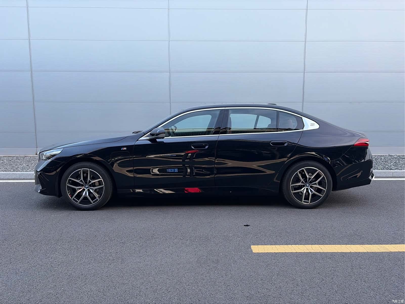 BMW i5, 2025 все фото