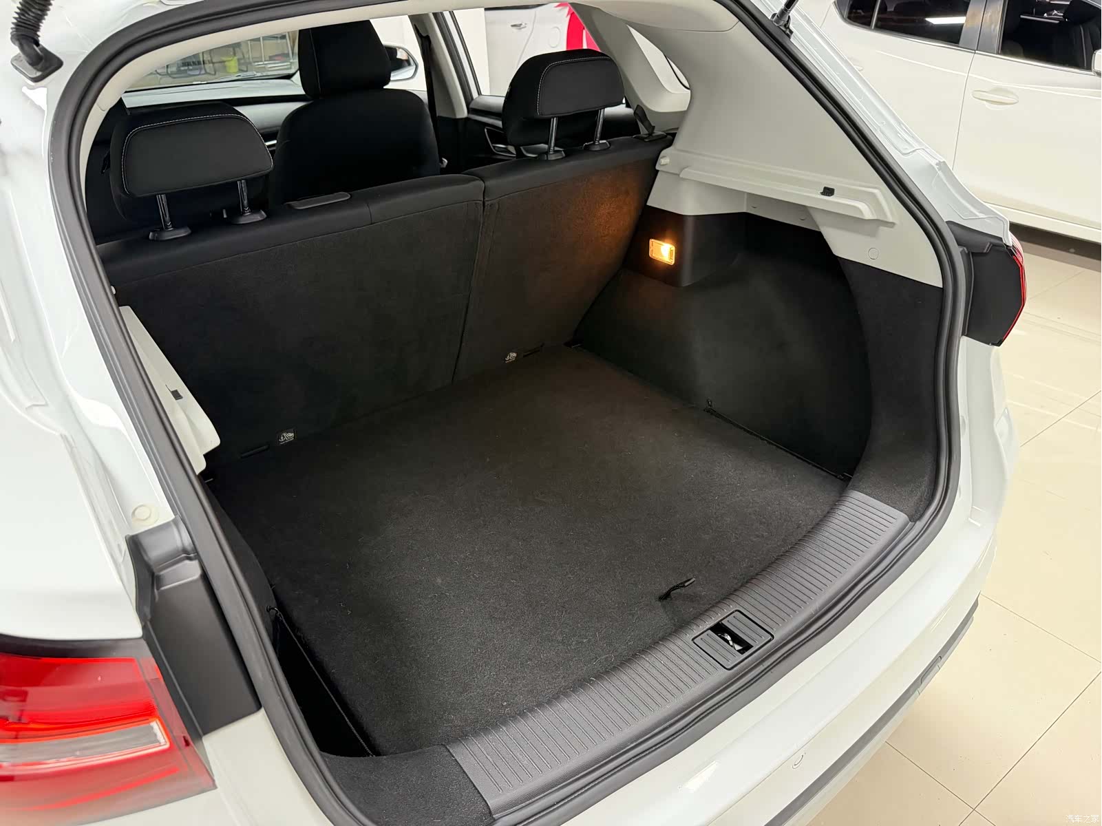 Roewe RX3, 2019 9