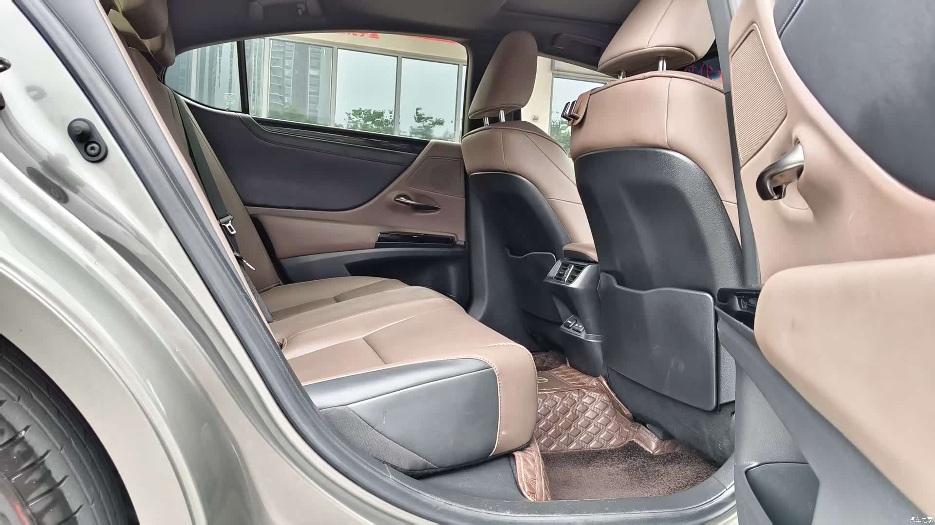 Lexus ES, 2022 27