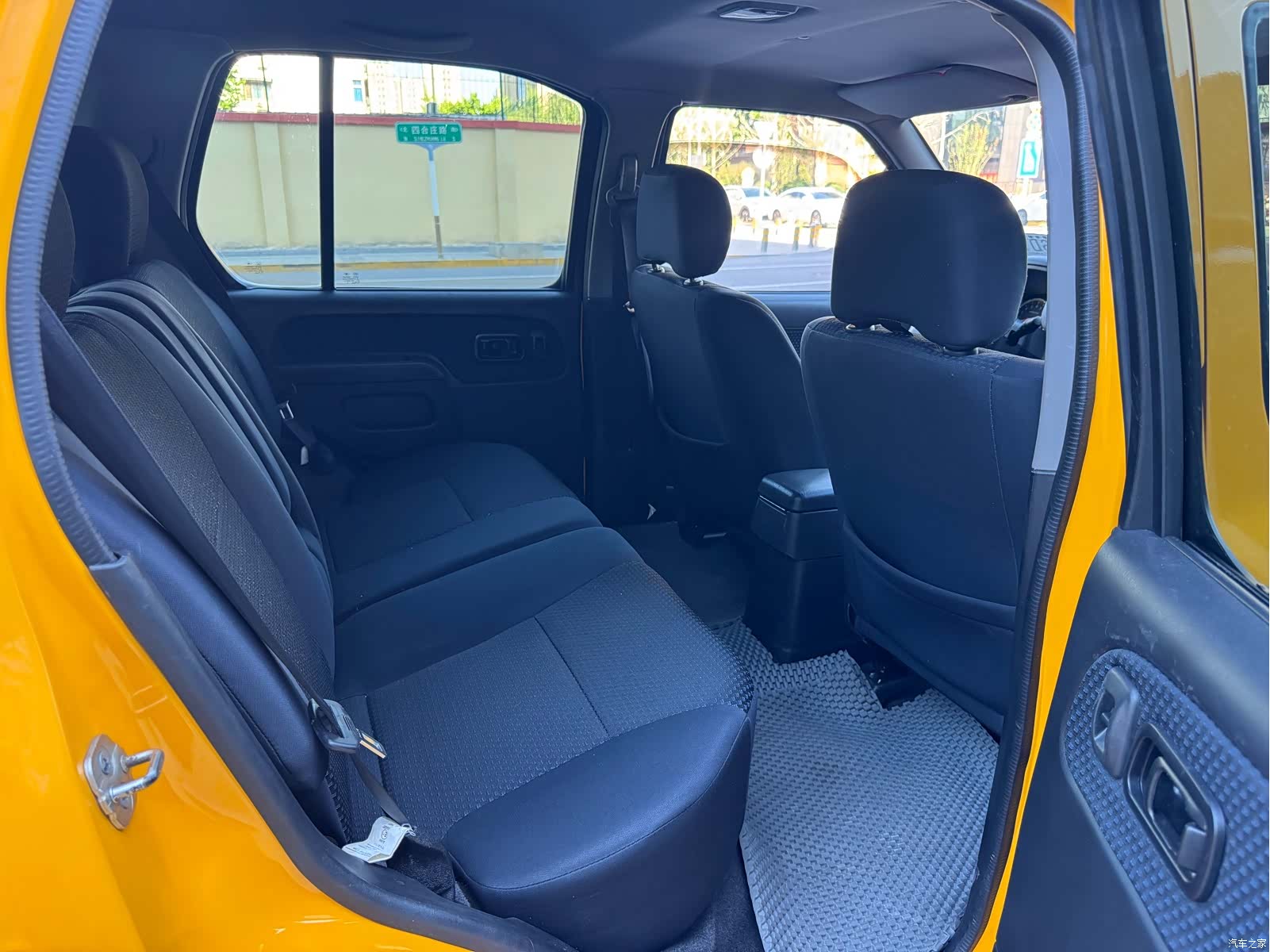 Nissan Paladin, 2014 17