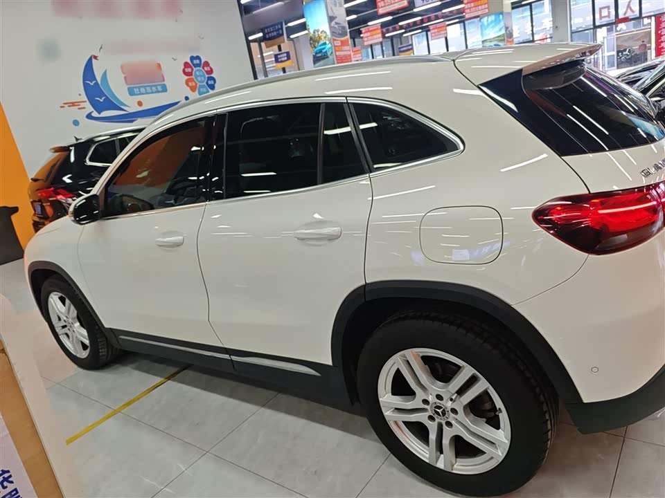 Mercedes-Benz GLA