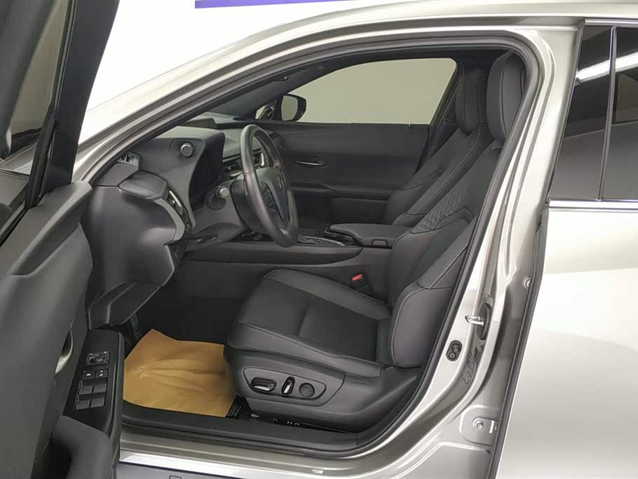Lexus UX Lexus UX
