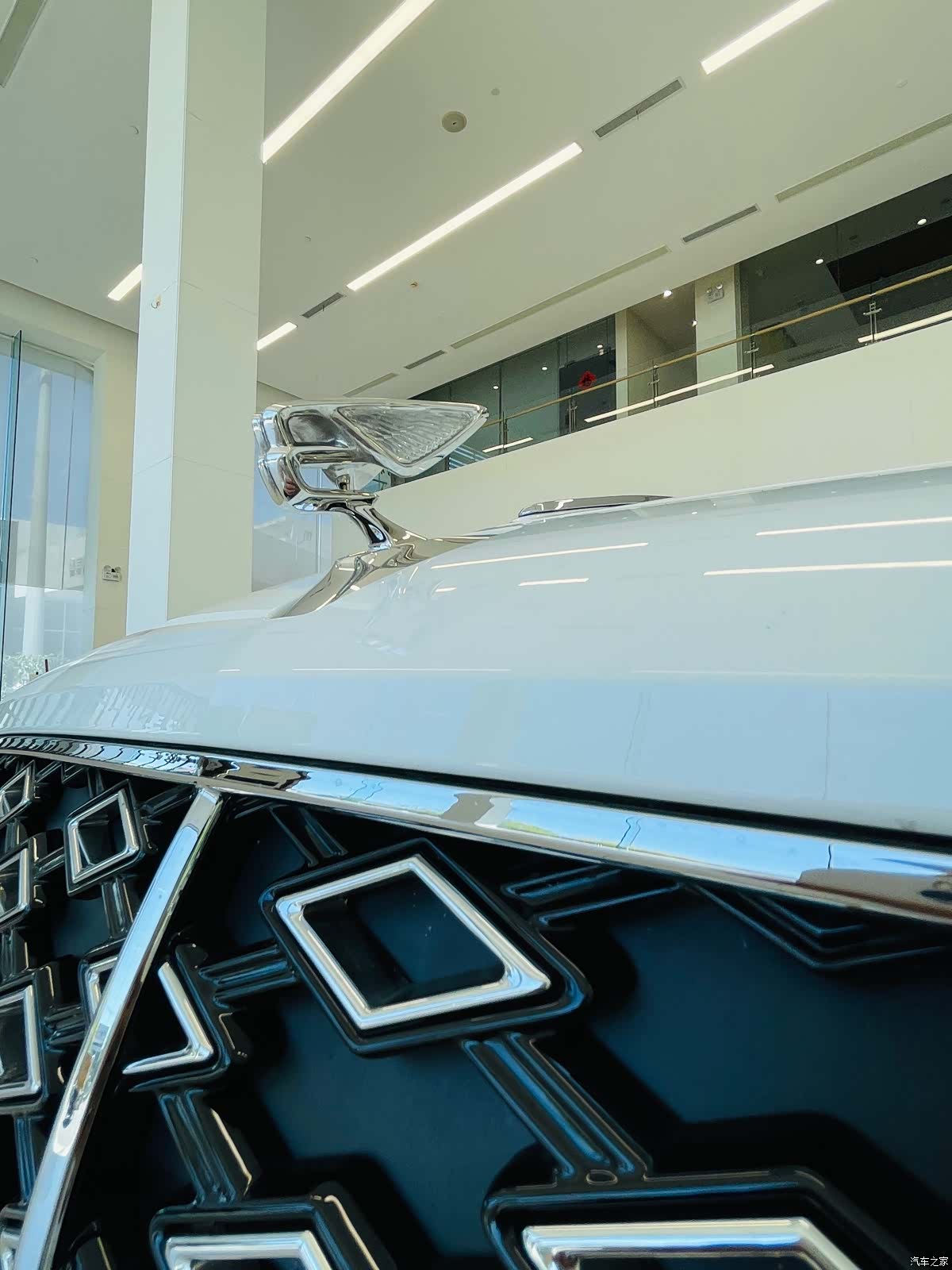 Bentley Flying Spur, 2025 11