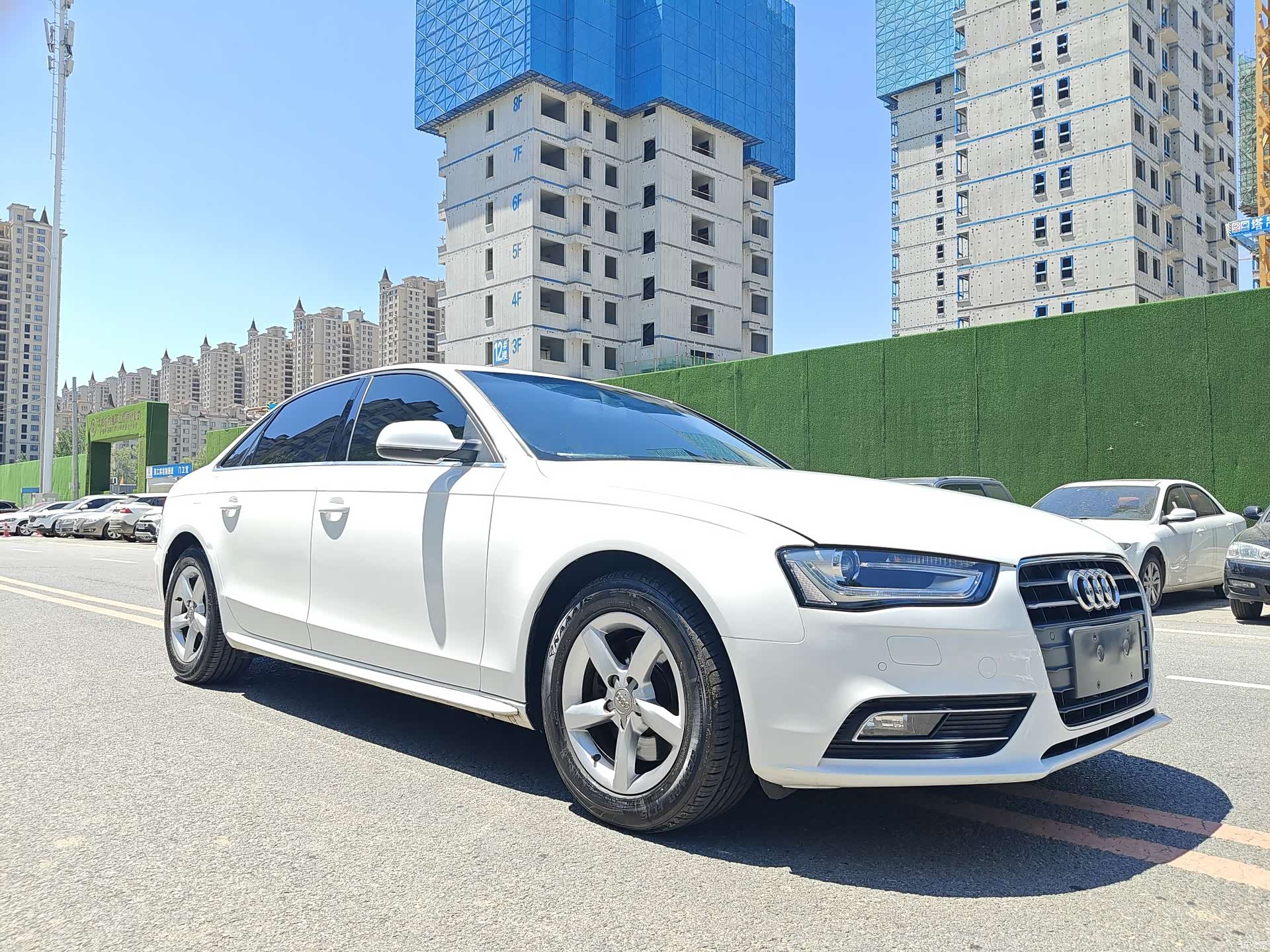 Audi A4L, 2015 1
