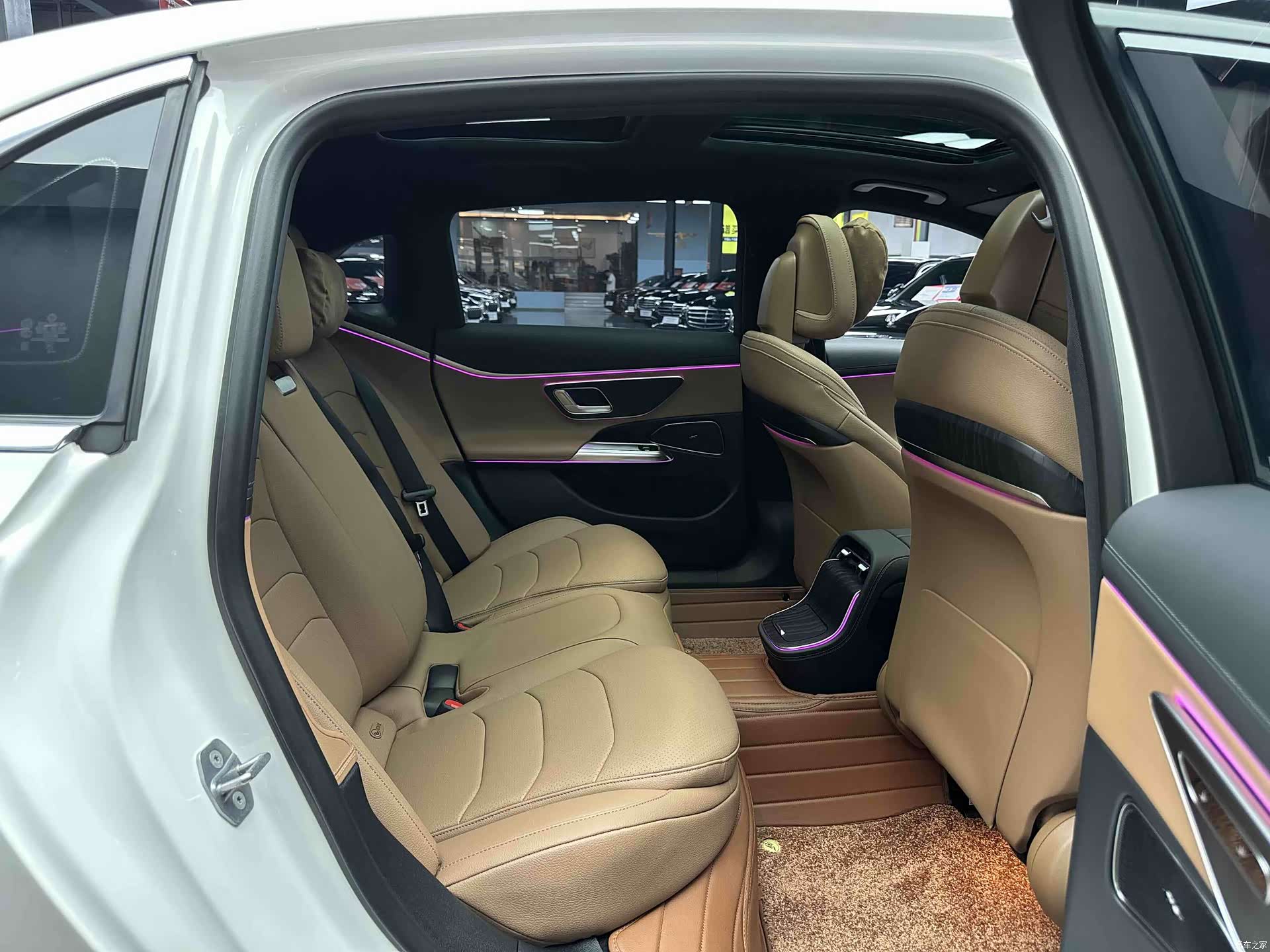 Mercedes-Benz E-Class, 2024 6