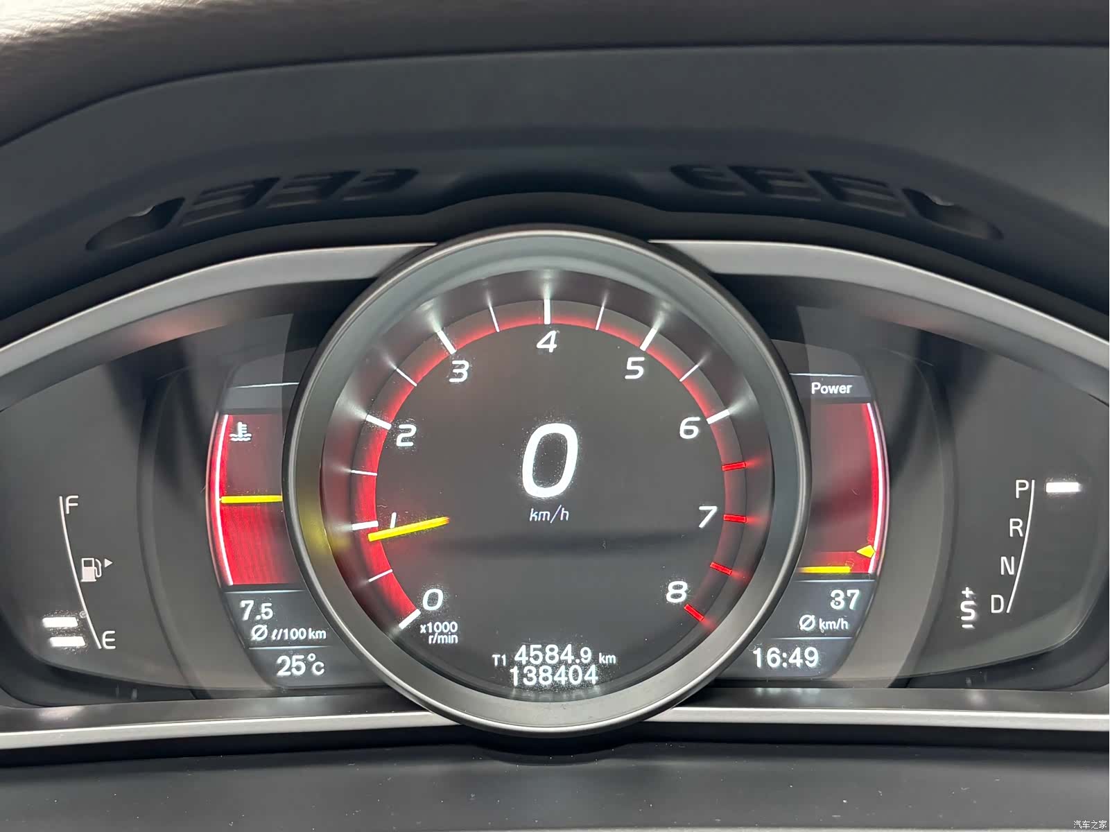 Volvo V40, 2016 16