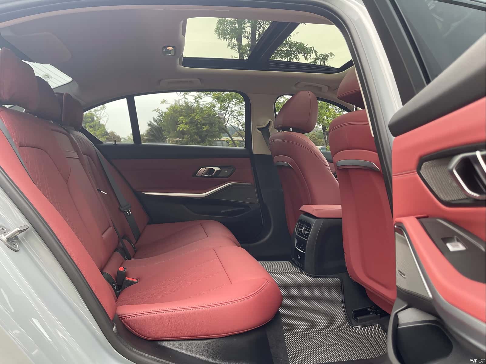 BMW 3 Series, 2026 13