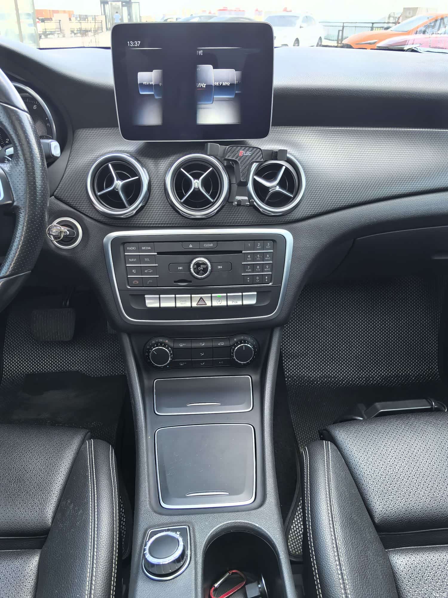 Mercedes-Benz GLA, 2018 10