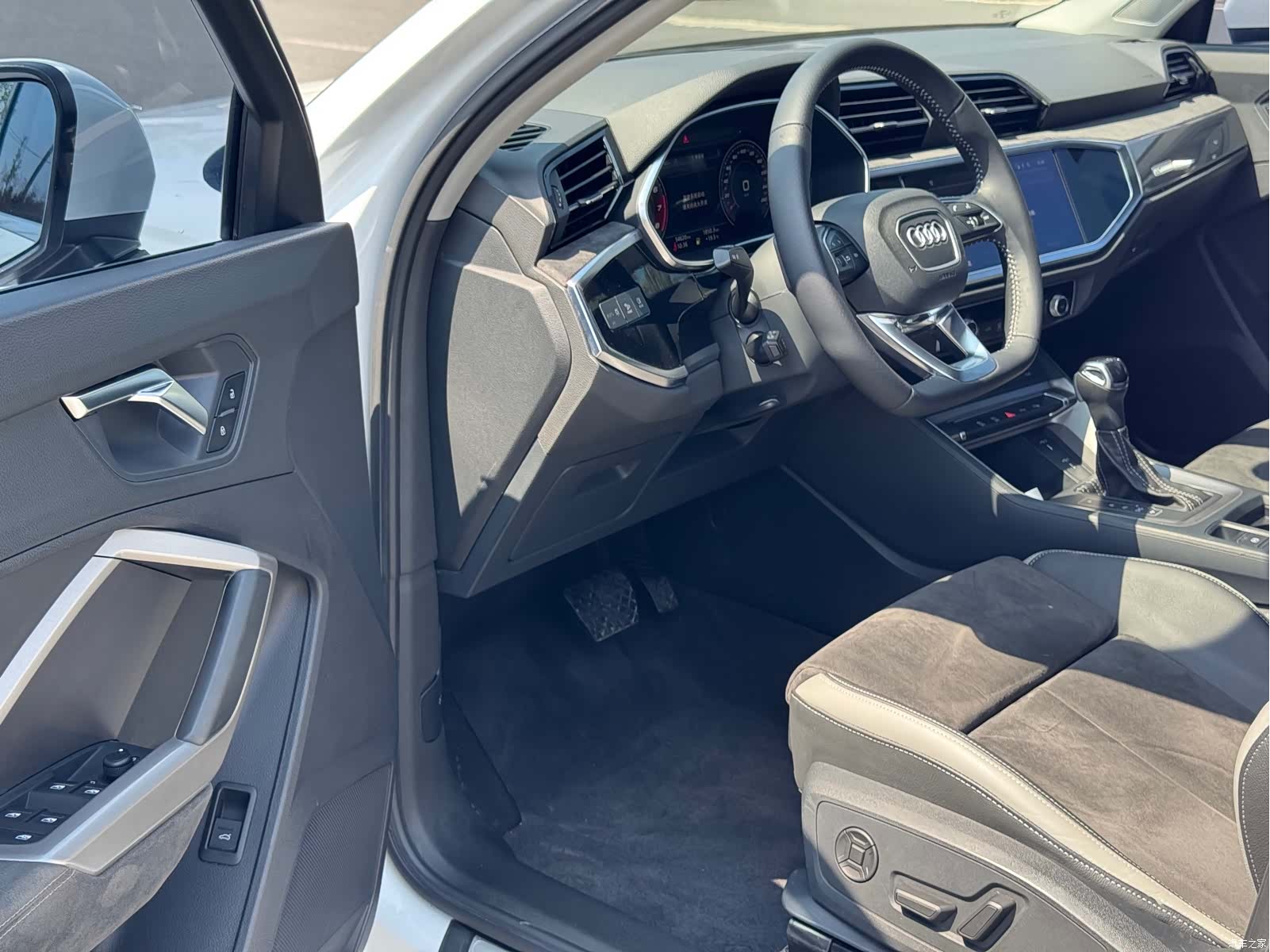 Audi Q3, 2022 13